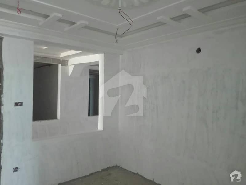 In Murree Expressway 1000 Square Feet Flat For Sale