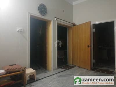 Gulberg Upper Portion For Rent In C1 Block