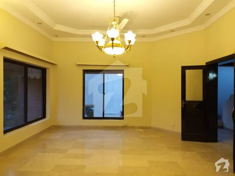 Fully Renovated 3 Bedrooms Upper Portion Available For Rent F_8