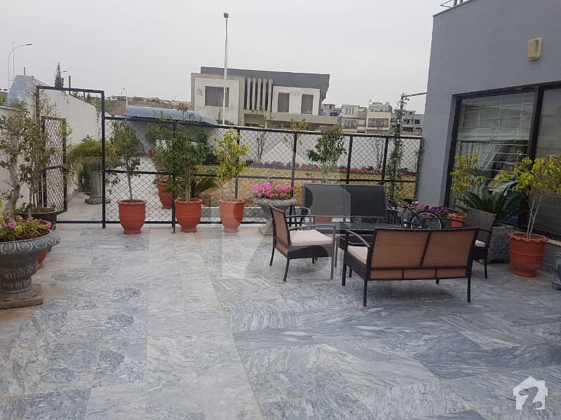 1060 Sq Yards Fully Furnished Corner House Is Available For Sale