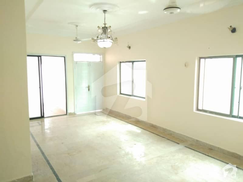 Well Maintained 3 Bedroom DD 250 Square Yards Ground Apartment In a Complete Family Residence Is Available For Rent At Clifton Block 5 Near Siddiq E Akbar Masjid