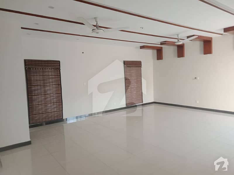 4500  Square Feet Upper Portion Is Available For Rent