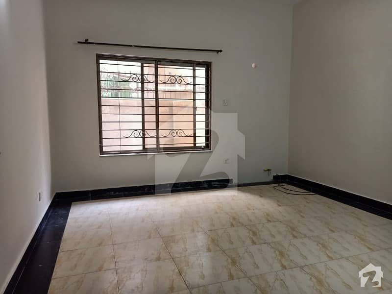 1 Kanal Lower Portion For Rent In Dha Phase 4 Available