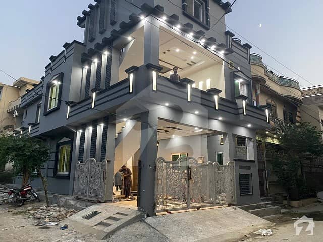 1632  Square Feet House Is Available In New Lalazar