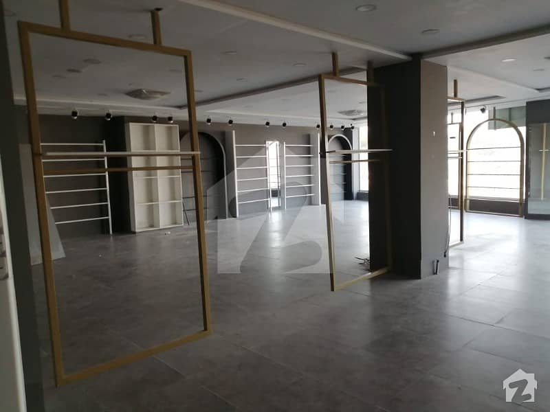 1700 Sq Ft Ground Floor Hall On Main Road