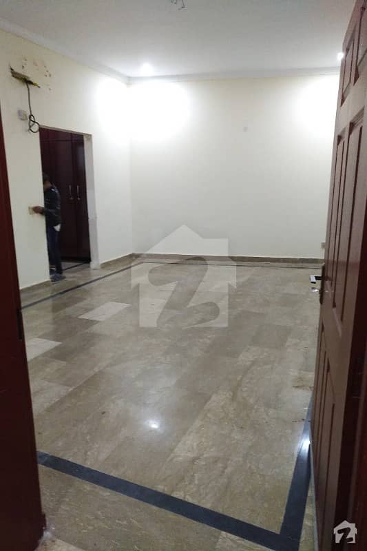 1125  Square Feet Room In Central Izmir Town For Rent