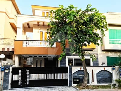 In Phase 4 Beautiful 10 Marla 5 Beds Cottage Available For Rent In Bahria Town In Phase 4 Beautiful 10 Marla 5 Beds Cottage Available For Rent In Bahria Town
