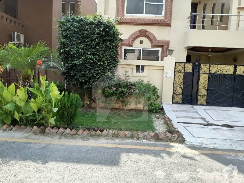 Stunning 1500  Square Feet House In Bahria Town Available