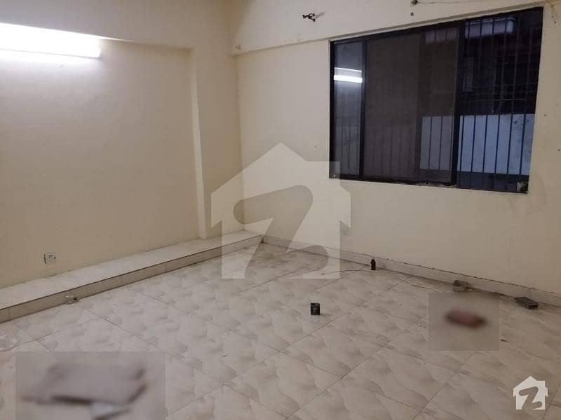 2 Bed Dd Apartment Is Available For Rent
