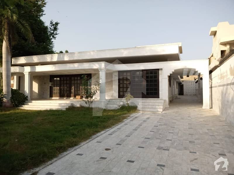 1000 Yard Single Storey Beautiful House Available For Rent In Dha Phase 5 - Only For Foreigners & Multinational Companies Req