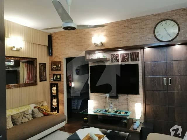 Flat Of 700  Square Feet Available In Gulshan-E-Iqbal Town