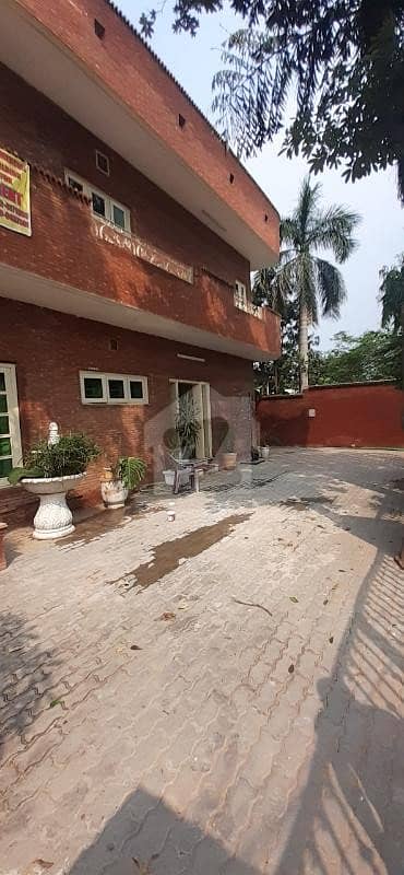 گلبرگ 3 گلبرگ لاہور میں 5 کمروں کا 1 کنال مکان 5.5 کروڑ میں برائے فروخت۔ گلبرگ 3 گلبرگ لاہور میں 5 کمروں کا 1 کنال مکان 5.5 کروڑ میں برائے فروخت۔