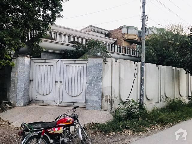 1 Kanal Corner House For Rent Hayatabad  Phase 4 Sector N4