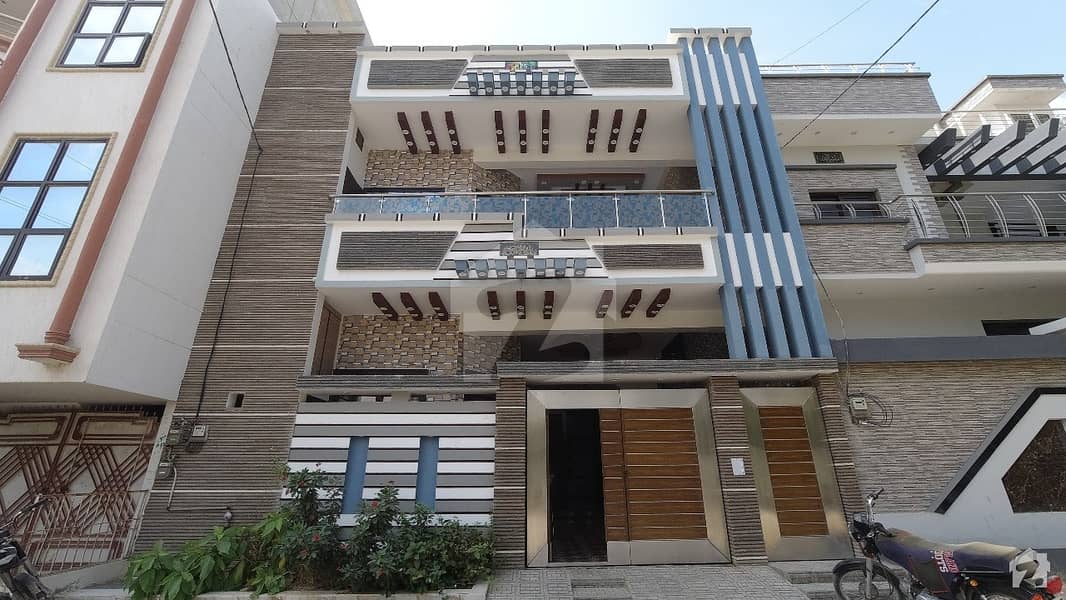 گلشنِ معمار - سیکٹر ایکس گلشنِ معمار گداپ ٹاؤن کراچی میں 6 کمروں کا 8 مرلہ مکان 2.4 کروڑ میں برائے فروخت۔