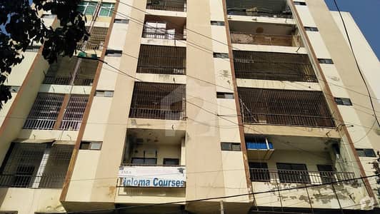 Minimalist Apartment For Sale In Bahadurabad Karachi with Simple Decor