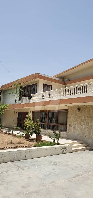 Chance Deal 1000 Yards Old Bungalow In Prime Location Of DHA Phase 5 Karachi