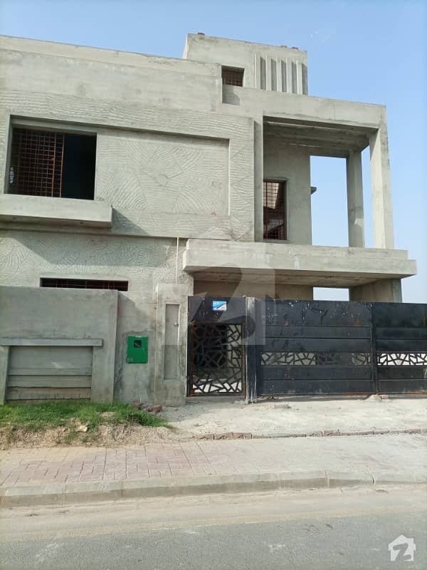 An Outstanding Grey Structure House For Sale In Bahria Town Lahore