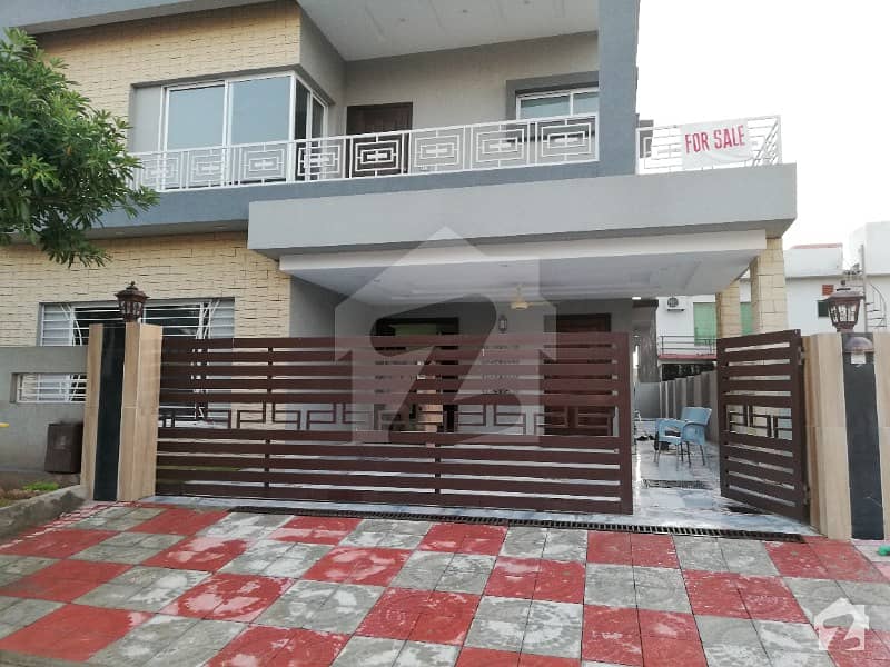 10 Marla Brand New Double Storey House For Sale 10 Marla Brand New Double Storey House For Sale
