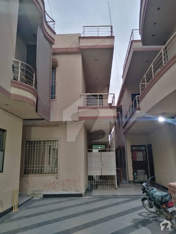 240 Yards 1st Floor Portion Near Dilpasand Sweets 240 Yards 1st Floor Portion Near Dilpasand Sweets