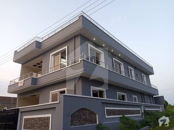 House In Lehtarar Road Sized 2250  Square Feet Is Available