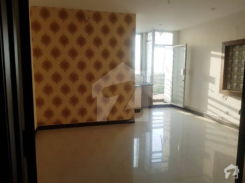 بحریہ ٹاؤن نشتر بلاک بحریہ ٹاؤن سیکٹر ای بحریہ ٹاؤن لاہور میں 1 کمرے کا 1 مرلہ فلیٹ 32 لاکھ میں برائے فروخت۔