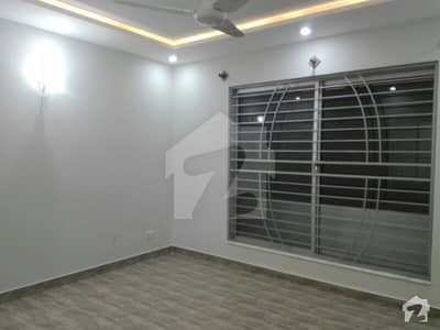 D12 500 Sq Yd Brand New Ground Portion For Rent D12 500 Sq Yd Brand New Ground Portion For Rent