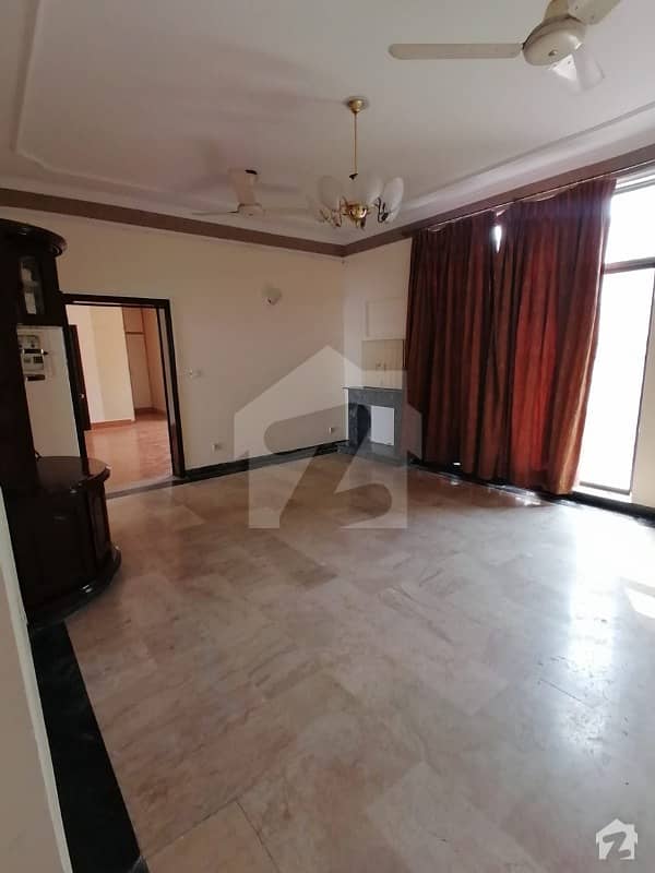 1 Kanal Upper Portion In Well Renovated Condition Available For Rent