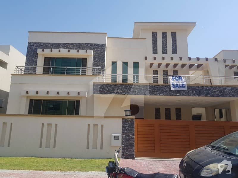بحریہ ٹاؤن فیز 4 بحریہ ٹاؤن راولپنڈی راولپنڈی میں 5 کمروں کا 1 کنال مکان 5.5 کروڑ میں برائے فروخت۔