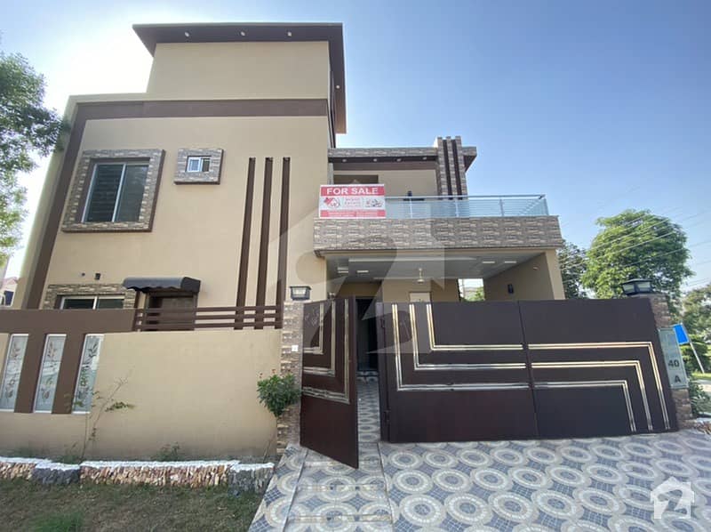کینال گارڈن ۔ بلاک اے کینال گارڈن لاہور میں 5 کمروں کا 10 مرلہ مکان 2.15 کروڑ میں برائے فروخت۔