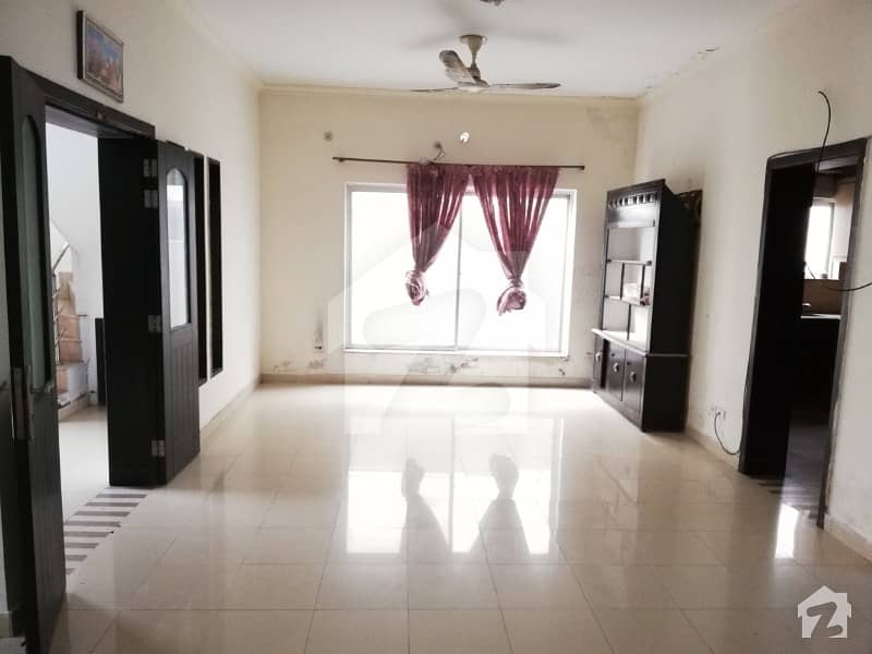 8 Marla Lower Portion For Rent In Safari Villas Sector B Bahria Town Lahore