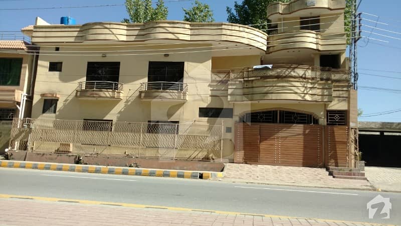 1800  Square Feet Lower Portion In Central Kakul Road For Rent