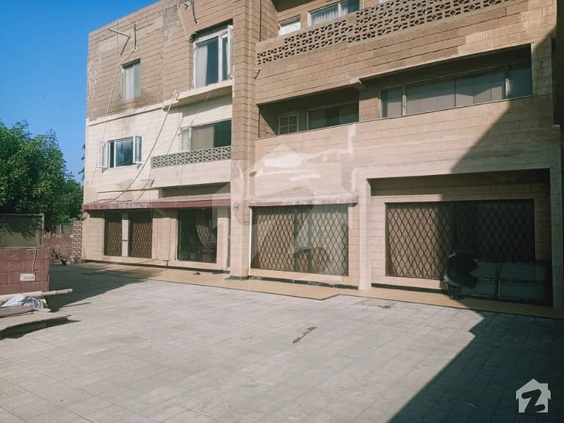 Sea View Ground Floor Big Appartment Fully Secured In Prime Location Of Dha Karachi