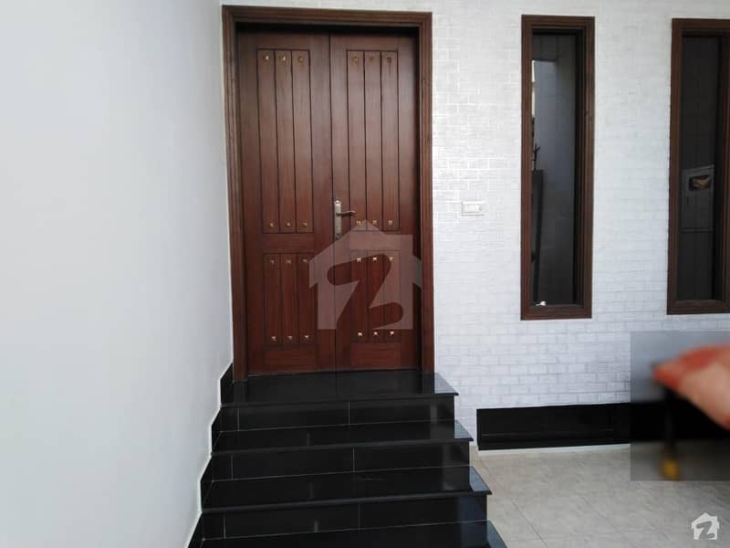 ڈی ایچ اے فیز 7 ایکسٹینشن ڈی ایچ اے ڈیفینس کراچی میں 5 کمروں کا 6 مرلہ مکان 4.5 کروڑ میں برائے فروخت۔