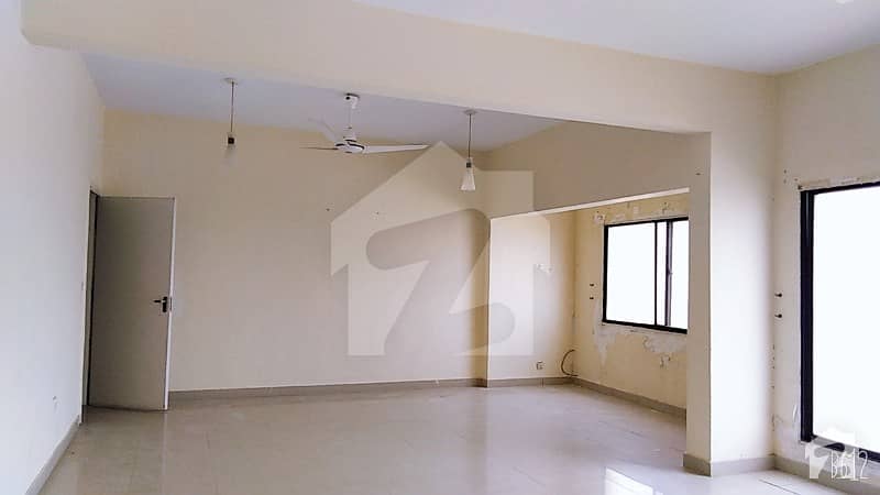 Seaview Apartment Available For Rent In Dha Karachi Phase 5