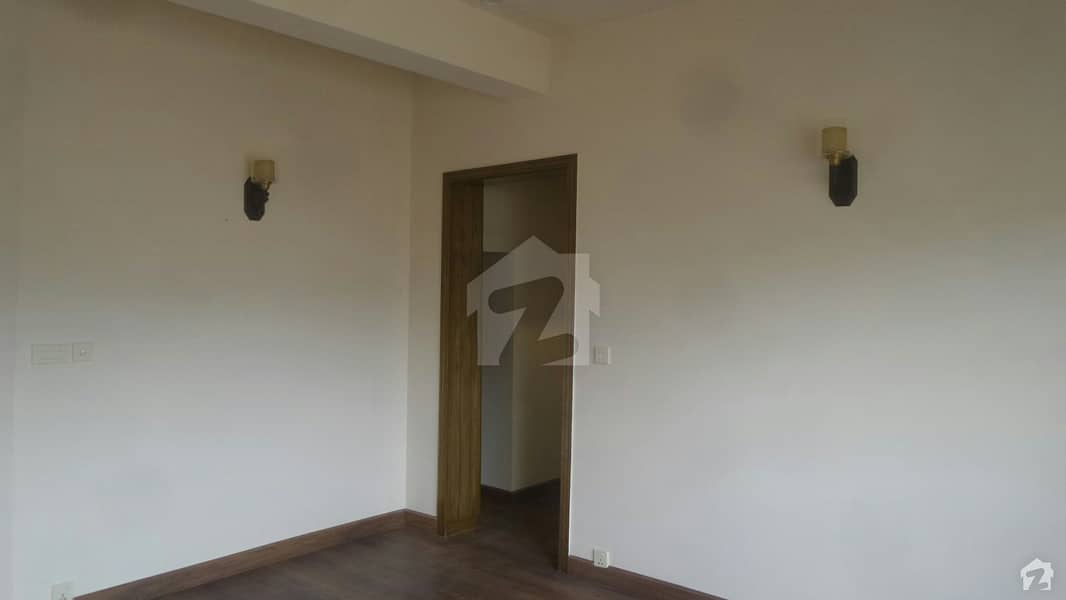 Perfect 8 Marla House In D-12 For Sale