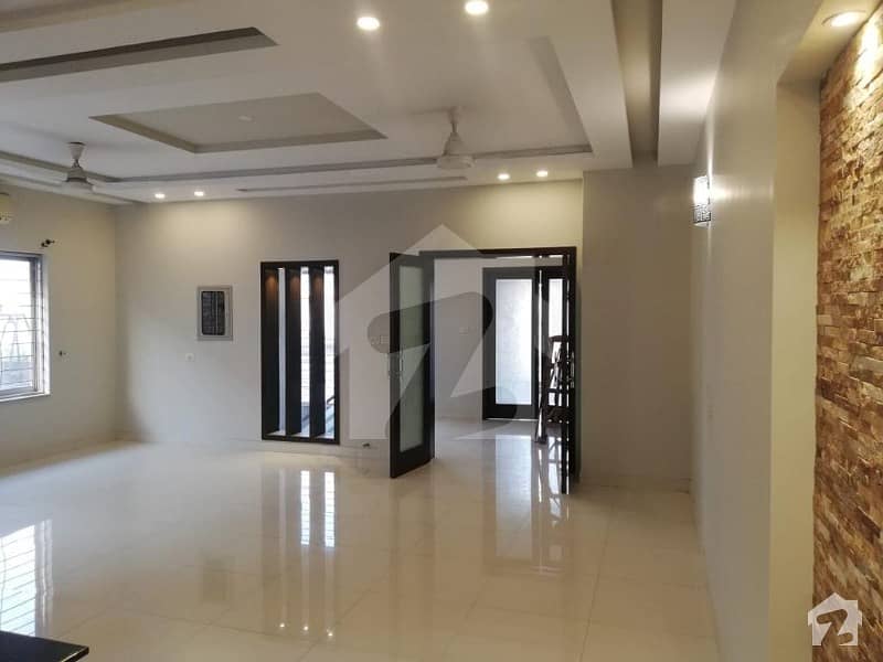 1 Kanal House 5 Bedrooms Ac Installed Available On Rent In Dha Lahore