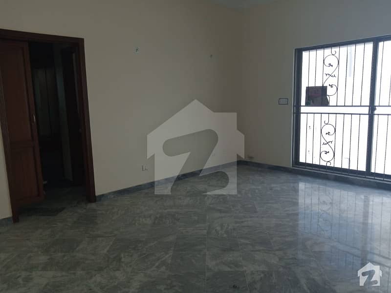 1 Kanal House Is Available On Rent 5 Bedrooms Near Park