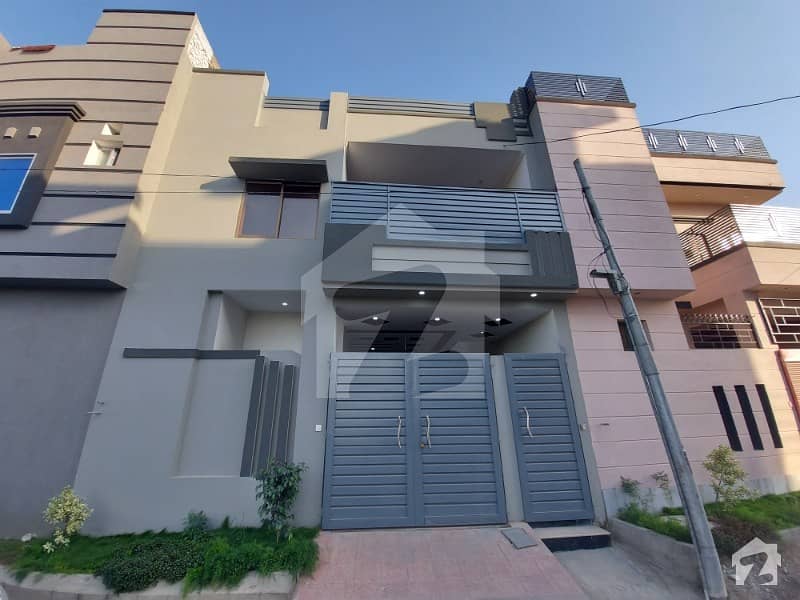 House Of 1125  Square Feet In Warsak Road Is Available