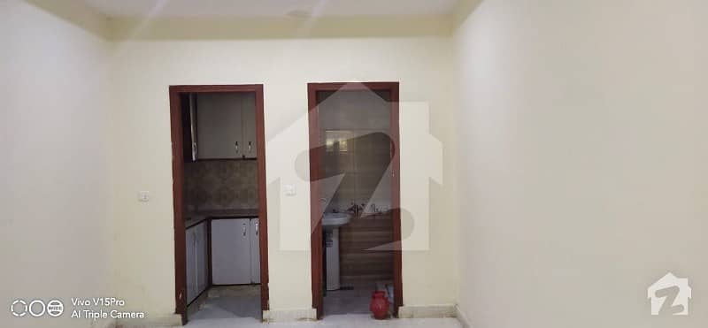 پی ڈبلیو ڈی روڈ اسلام آباد میں 1 کمرے کا 1 مرلہ فلیٹ 22.5 لاکھ میں برائے فروخت۔ پی ڈبلیو ڈی روڈ اسلام آباد میں 1 کمرے کا 1 مرلہ فلیٹ 22.5 لاکھ میں برائے فروخت۔
