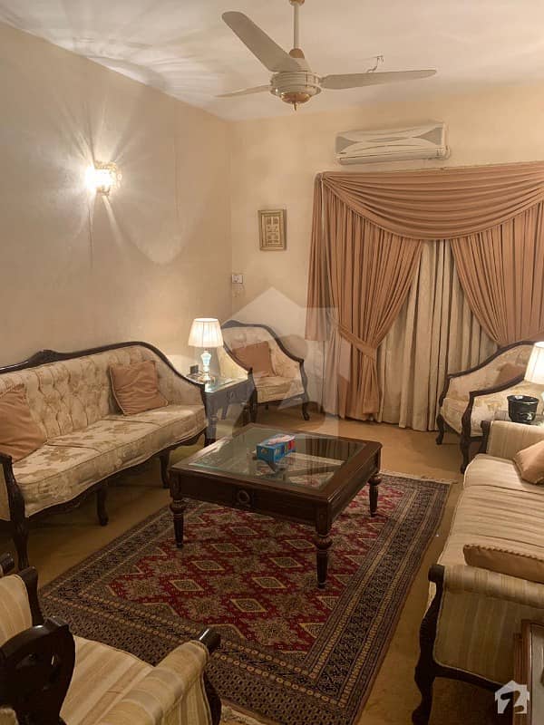 فریرے ٹاؤن کراچی میں 3 کمروں کا 7 مرلہ فلیٹ 2.25 کروڑ میں برائے فروخت۔