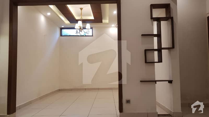 ڈی ایچ اے فیز 7 ایکسٹینشن ڈی ایچ اے ڈیفینس کراچی میں 4 کمروں کا 4 مرلہ مکان 3.75 کروڑ میں برائے فروخت۔