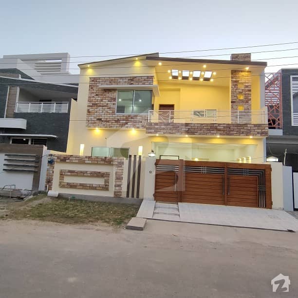 10 Marla Designer House With Solid Construction near to Main Boulevard