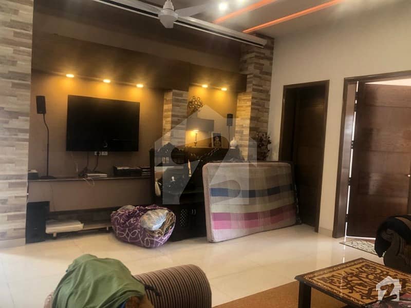 گارڈن ٹاؤن لاہور میں 7 کمروں کا 4 کنال مکان 5.5 لاکھ میں کرایہ پر دستیاب ہے۔