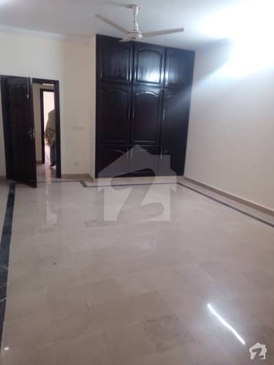 Chatha Bakhtawar 3 Bed Bachelors mall Family 1st Floor Rent 25000 Chatha Bakhtawar 3 Bed Bachelors mall Family 1st Floor Rent 25000