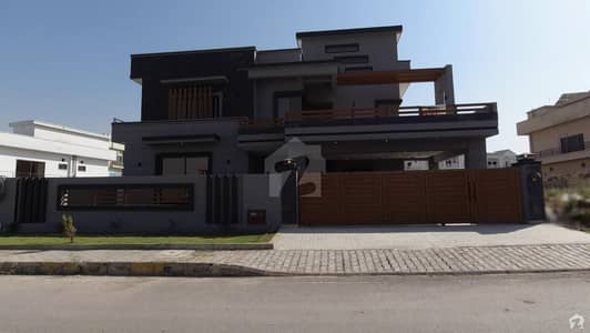 بحریہ ٹاؤن فیز 8 ۔ بلاک اے بحریہ ٹاؤن فیز 8 بحریہ ٹاؤن راولپنڈی راولپنڈی میں 5 کمروں کا 1 کنال مکان 4.5 کروڑ میں برائے فروخت۔ بحریہ ٹاؤن فیز 8 ۔ بلاک اے بحریہ ٹاؤن فیز 8 بحریہ ٹاؤن راولپنڈی راولپنڈی میں 5 کمروں کا 1 کنال مکان 4.5 کروڑ میں برائے فروخت۔