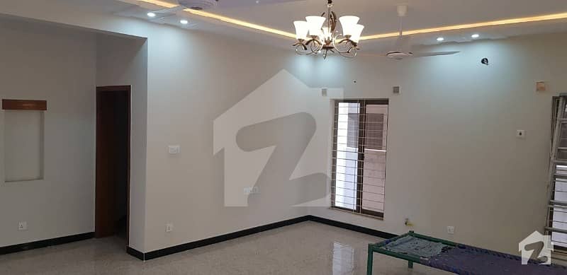 14 marla beautiful portion available for rent in bahria phase 8