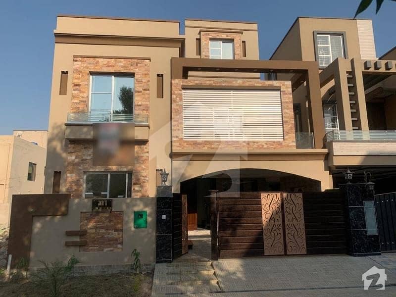 8 Marla Lavish House For Sale In Usman Block Bahria Town Lahore