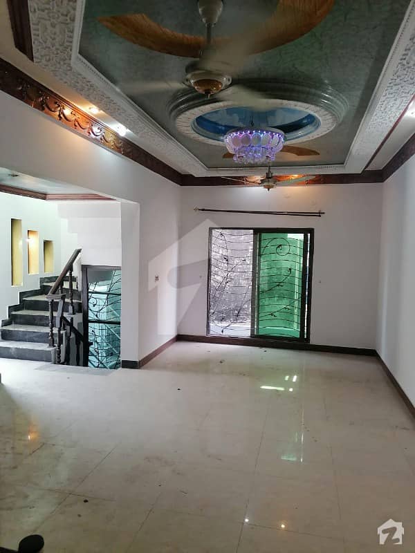 10 Marla Outstanding Double Storey House In Wapda Town Near Park