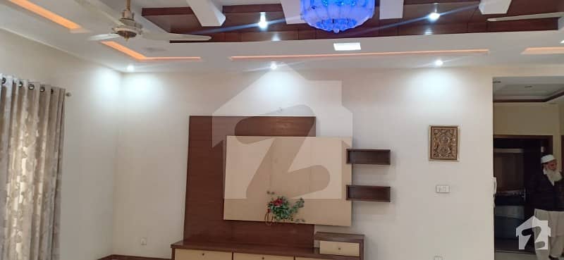 ڈی ایچ اے فیز 6 ڈیفنس (ڈی ایچ اے) لاہور میں 4 کمروں کا 1 کنال بالائی پورشن 65 ہزار میں کرایہ پر دستیاب ہے۔