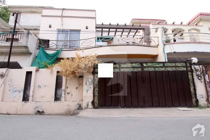 الفلاح ٹاؤن لاہور میں 5 کمروں کا 7 مرلہ مکان 1.25 کروڑ میں برائے فروخت۔
